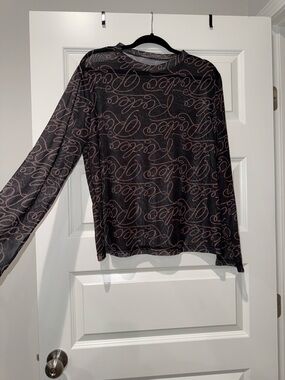 Script Pattern Long Sleeve Top in Black and Pink